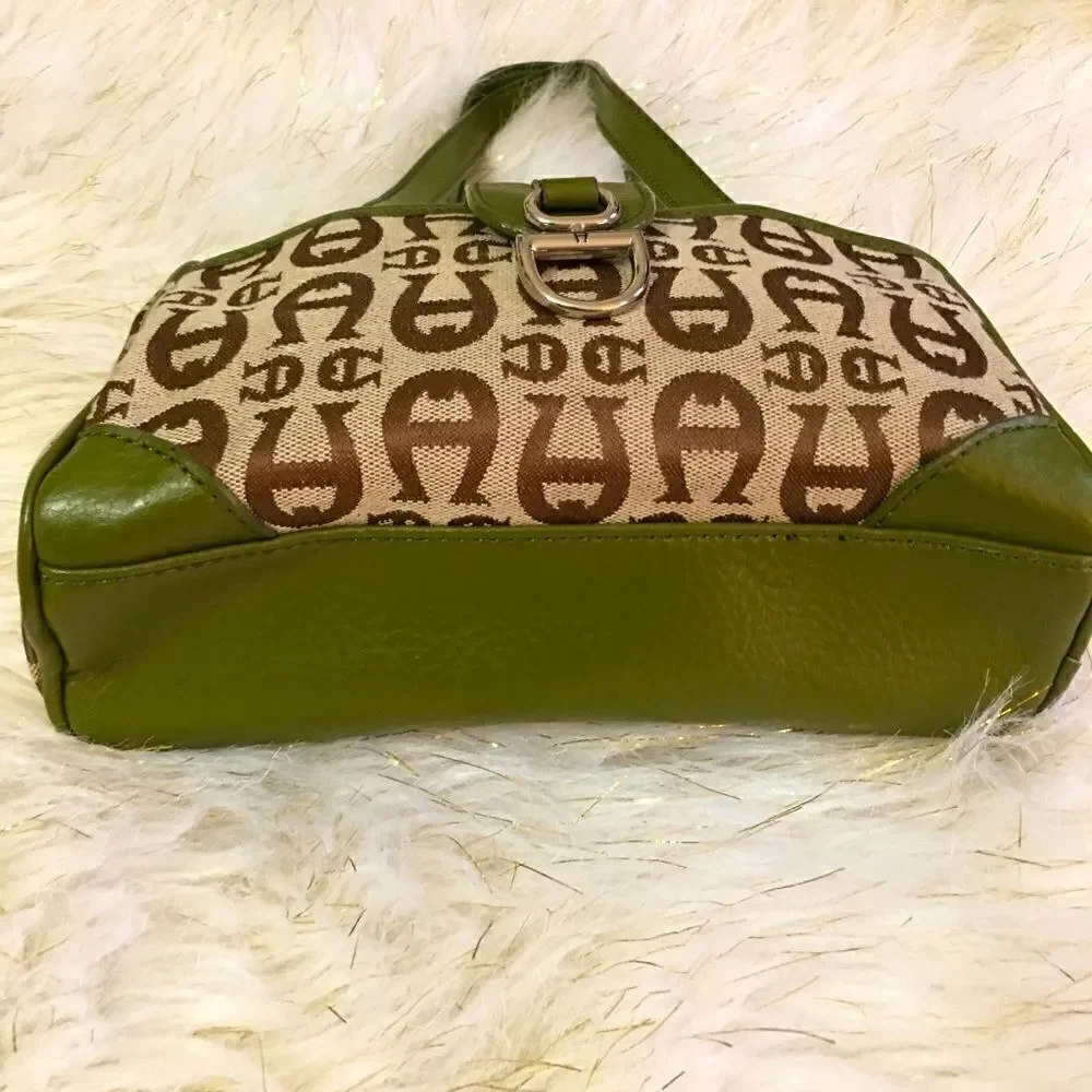 Etienne Aigner Spacious mini Bag - Picture 7 of 10